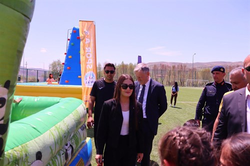 Kaymakamımız Sayın Yıldız YILMAZ Gençlik Haftası Şenlikleri Kapsamında Yapılan Faaliyetleri İnceledi