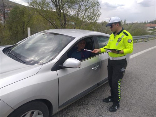 Trafik Etkinlikleri Kapsamında Özvatan İlçe Emniyet Amirliği Tarafından Bilgilendirici Etkinlik Düzenlendi